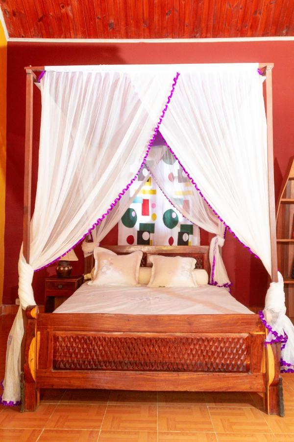 Bohobe Naboty Bed & Breakfast โตเลียรา ภายนอก รูปภาพ