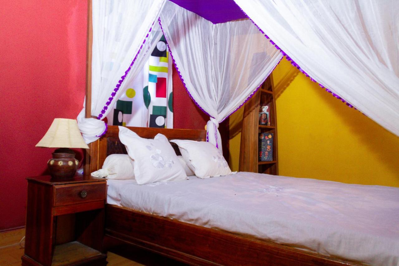 Bohobe Naboty Bed & Breakfast โตเลียรา ภายนอก รูปภาพ